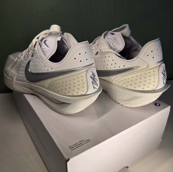 Nike GT Cut 3 White Basketball Shoes - Picture 3 of 6
